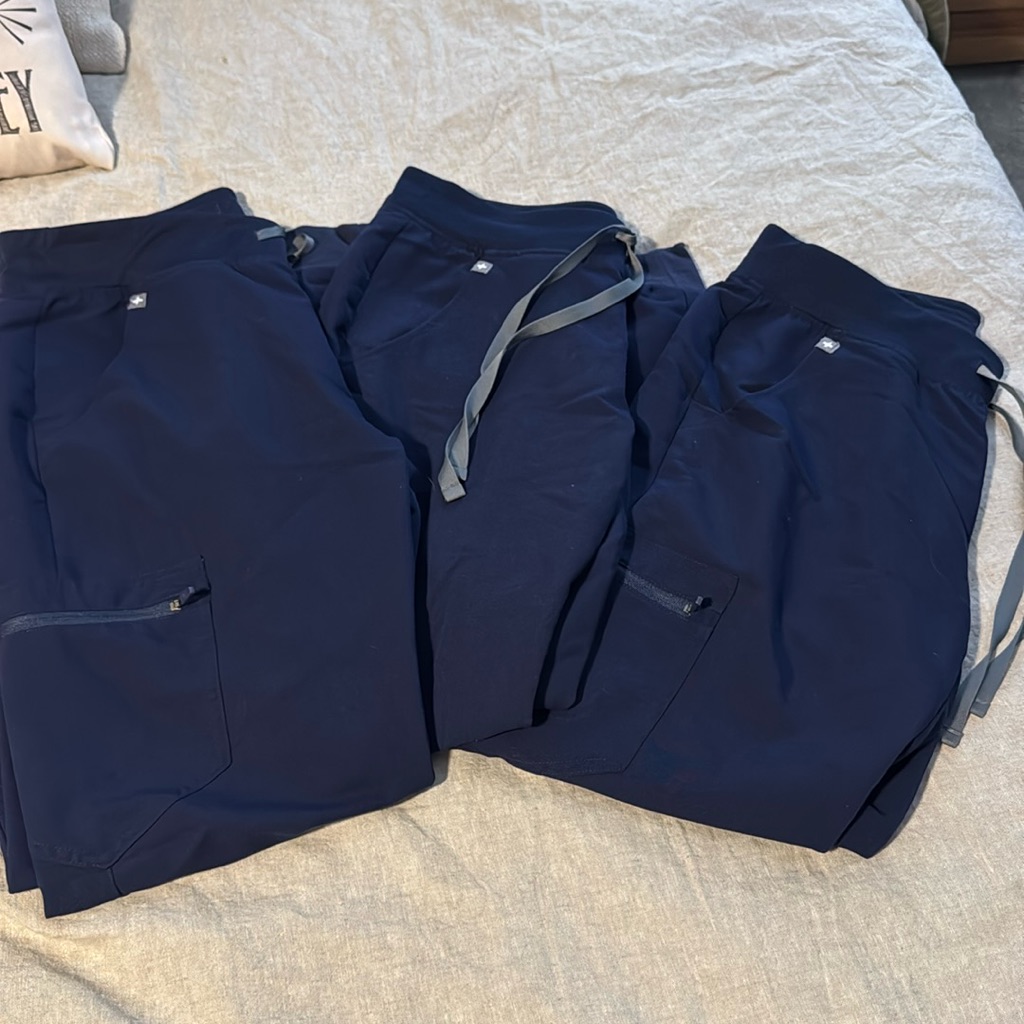 Women’s Figs Jogger Scrubs Pants Navy
